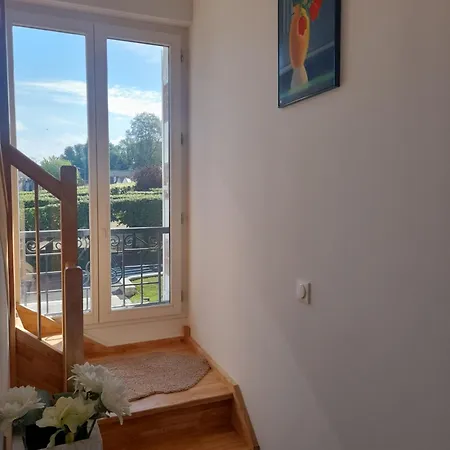 Dans Petit Chateau En Centre Apartment *